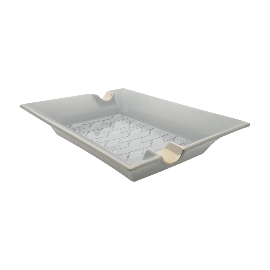 STDUPONT_ASHTRAY_MONOGRAM1872_LIGHTGRAY2.webp